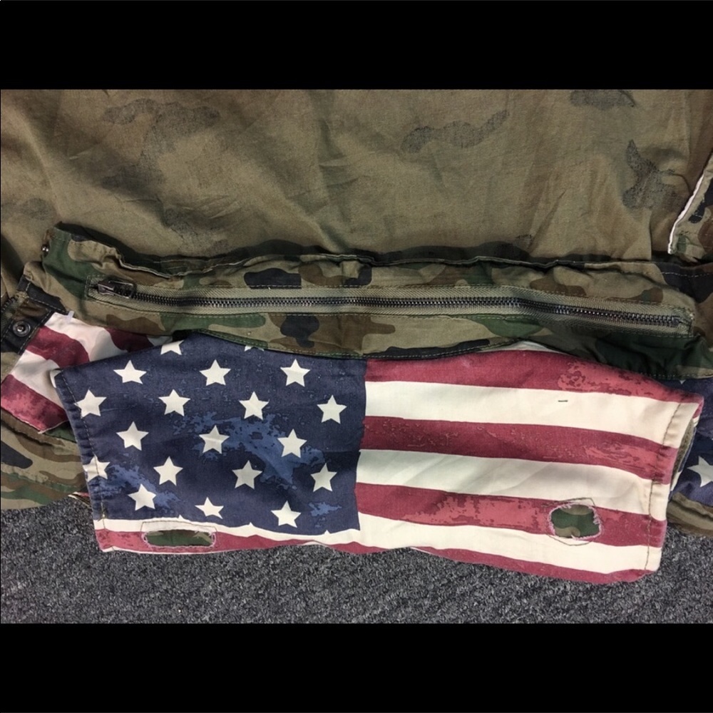 Camouflaged Sleeveless Hoodie Jacket - Picture 5 of 8